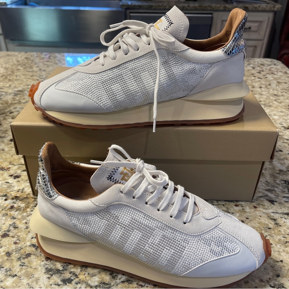 NWT Esseutesse special white Italian sneaker 41 us10